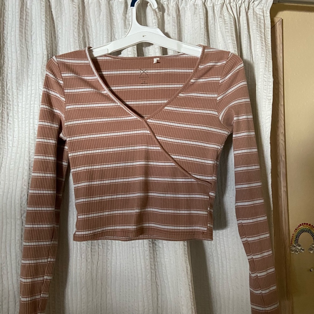 Crossover crop top🙉🐌